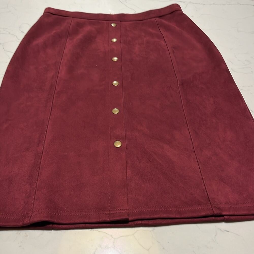 Retrology size small wine red suede feel skirt